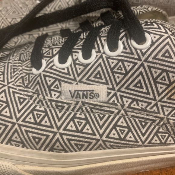 Triangle pattern Vans - Picture 2 of 4